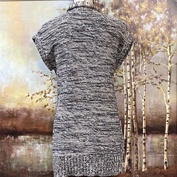 EUC EDDY BAUER Heavy Knit Cardigan with Exceptional Front Detailing - Picture 7 of 11